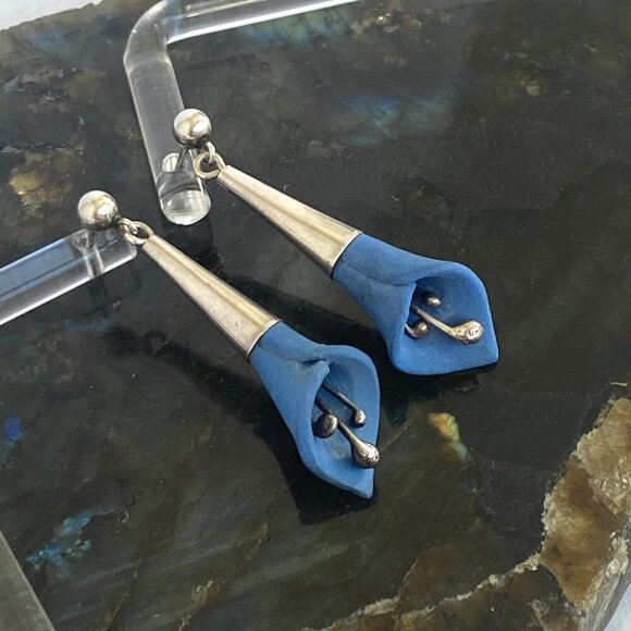 Sterling Silver 925 1.5" Blue Resin 3D Calla Lily Floral Flower Dangle Earrings - Picture 3 of 16